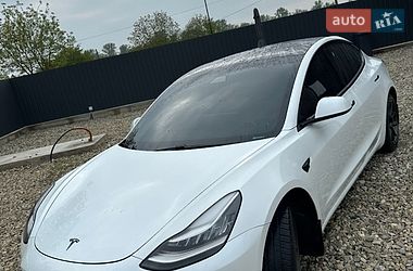 Седан Tesla Model 3 2019 в Черновцах