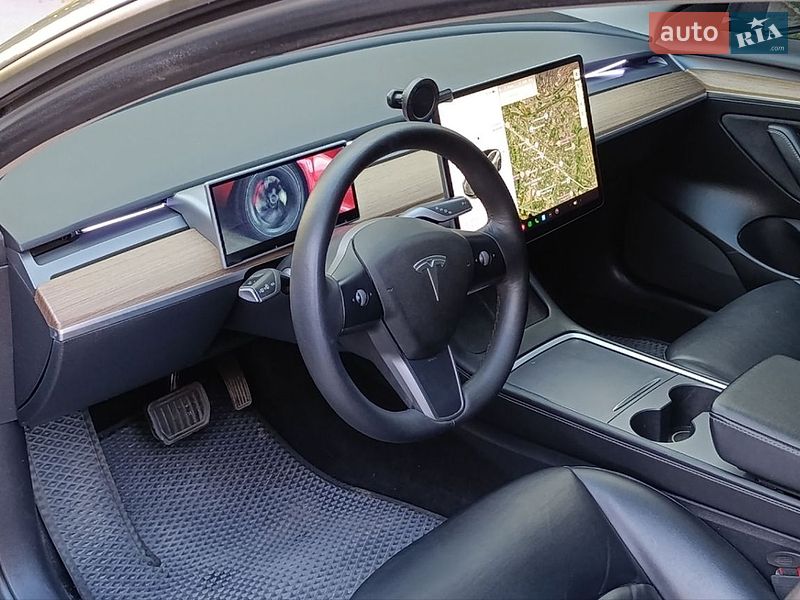 Седан Tesla Model 3 2021 в Запоріжжі