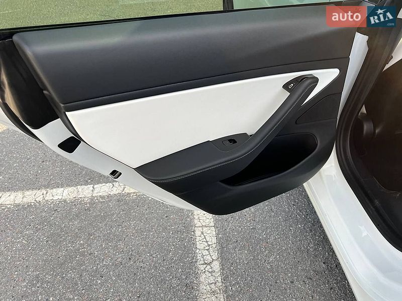Седан Tesla Model 3 2020 в Запорожье