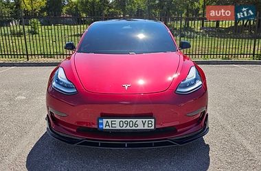 Седан Tesla Model 3 2018 в Днепре