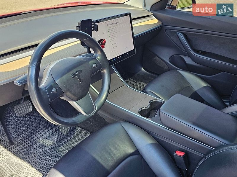 Седан Tesla Model 3 2018 в Днепре