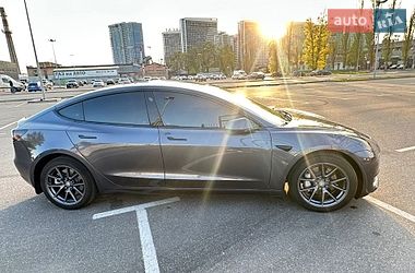 Седан Tesla Model 3 2023 в Киеве