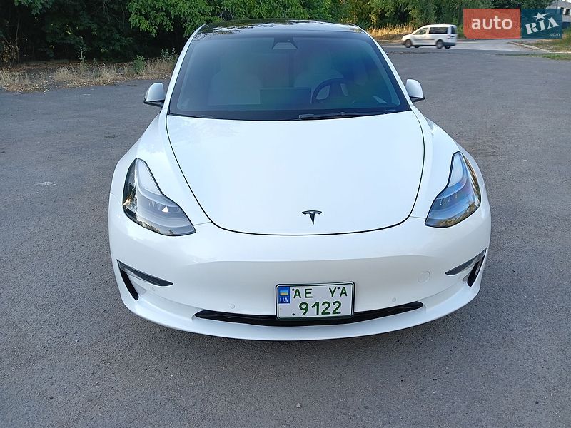 Седан Tesla Model 3 2022 в Кривом Роге