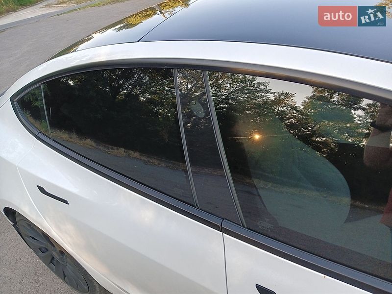 Седан Tesla Model 3 2022 в Кривом Роге