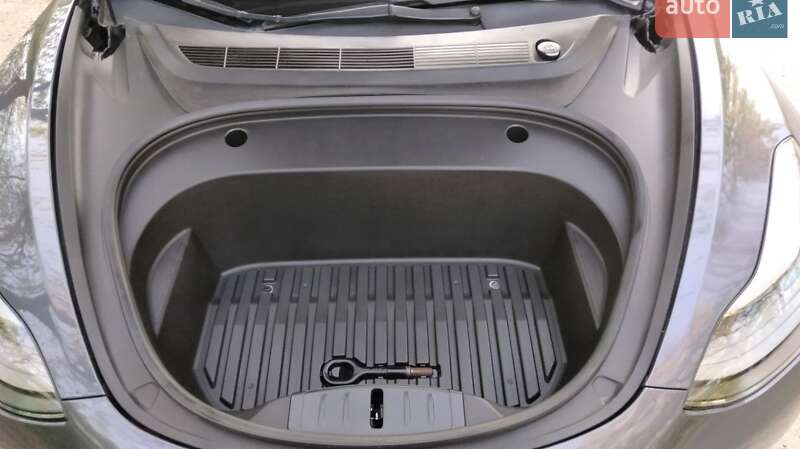 Седан Tesla Model 3 2021 в Полтаве