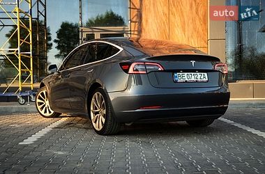 Седан Tesla Model 3 2018 в Києві