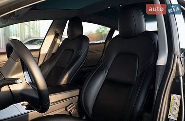 Седан Tesla Model 3 2018 в Києві