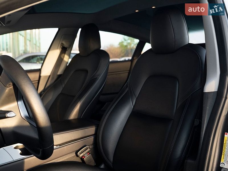 Седан Tesla Model 3 2018 в Києві