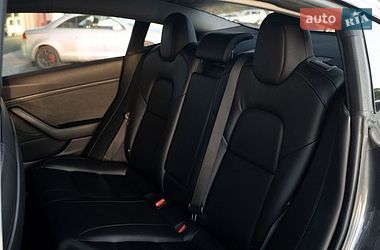 Седан Tesla Model 3 2018 в Києві