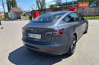 Седан Tesla Model 3 2022 в Виннице