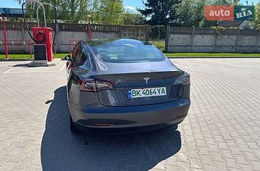 Седан Tesla Model 3 2022 в Виннице
