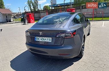 Седан Tesla Model 3 2022 в Виннице