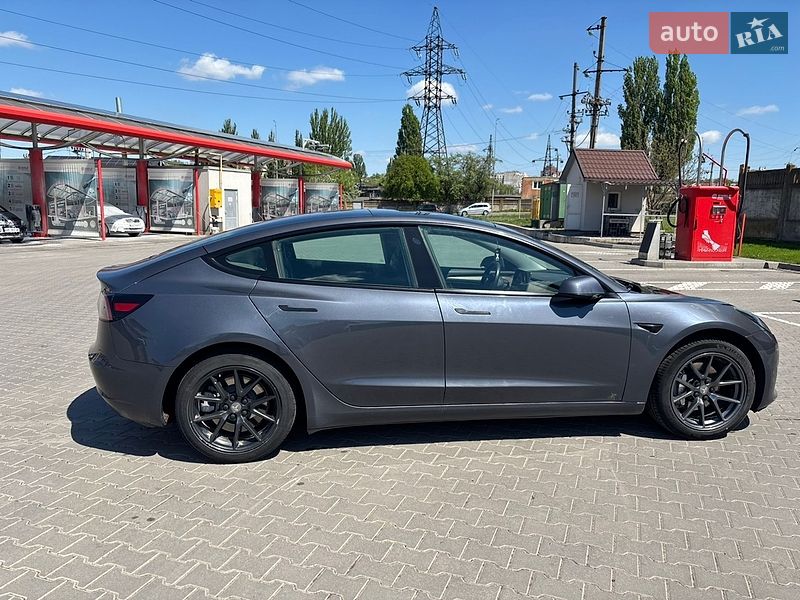 Седан Tesla Model 3 2022 в Виннице