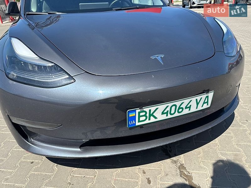 Седан Tesla Model 3 2022 в Виннице