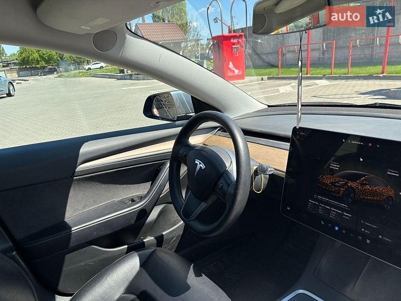 Седан Tesla Model 3 2022 в Виннице