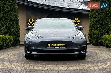 Седан Tesla Model 3 2021 в Львове