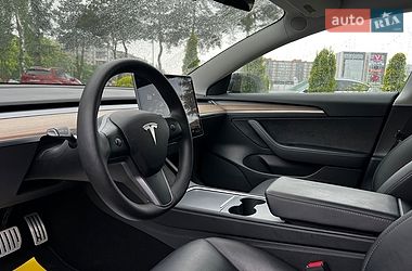 Седан Tesla Model 3 2021 в Львове