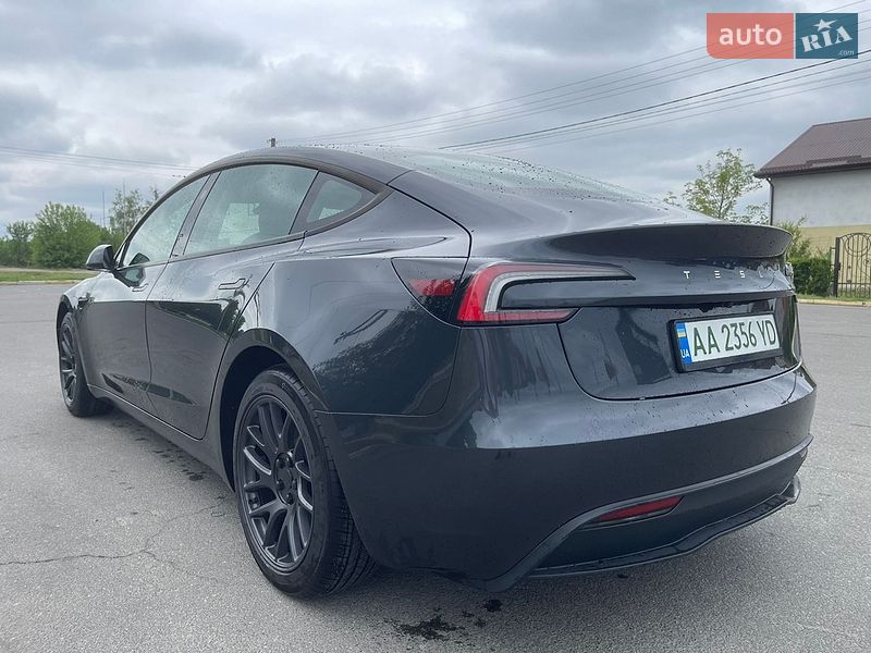 Седан Tesla Model 3 2025 в Києві