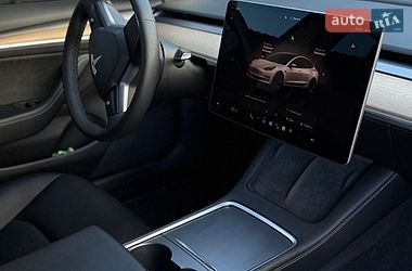 Седан Tesla Model 3 2022 в Чернігові
