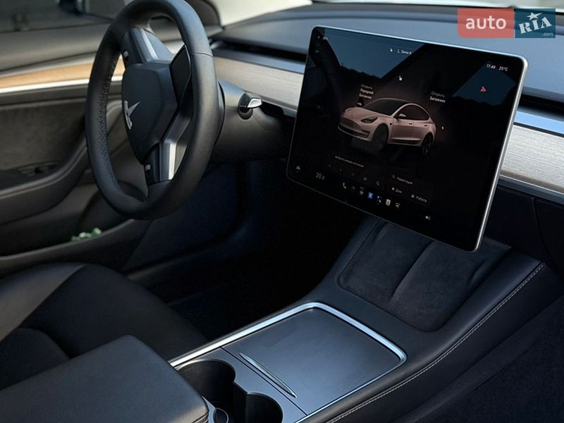 Седан Tesla Model 3 2022 в Чернігові