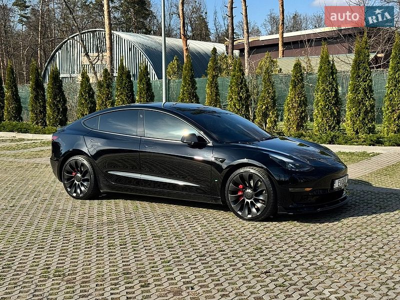 Седан Tesla Model 3 2023 в Харкові