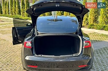 Седан Tesla Model 3 2023 в Харкові