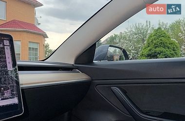 Седан Tesla Model 3 2018 в Броварах