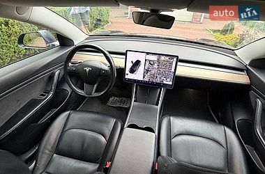 Седан Tesla Model 3 2018 в Броварах