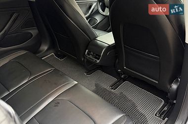 Седан Tesla Model 3 2018 в Броварах