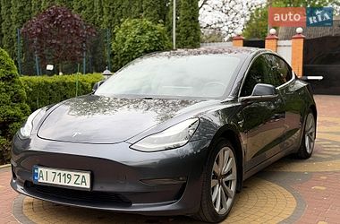 Седан Tesla Model 3 2018 в Броварах