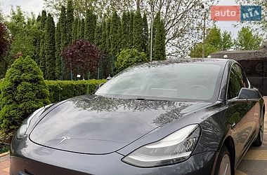 Седан Tesla Model 3 2018 в Броварах
