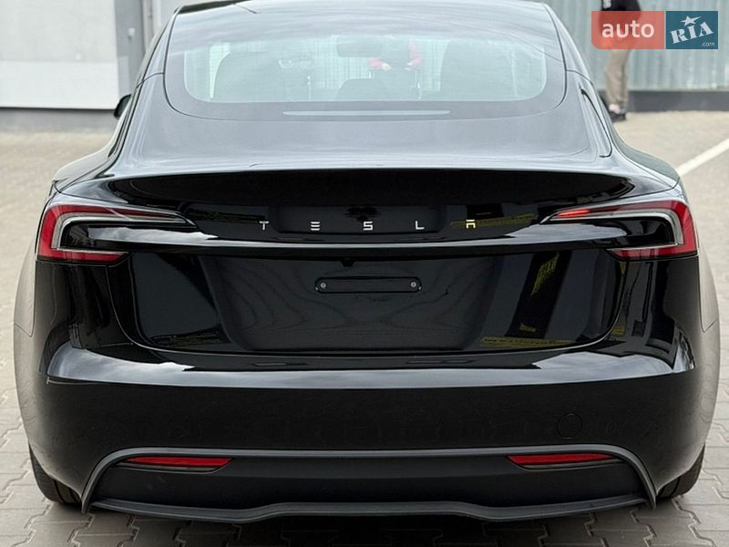 Седан Tesla Model 3 2025 в Луцьку