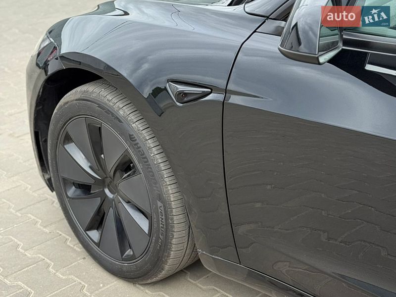 Седан Tesla Model 3 2025 в Луцьку