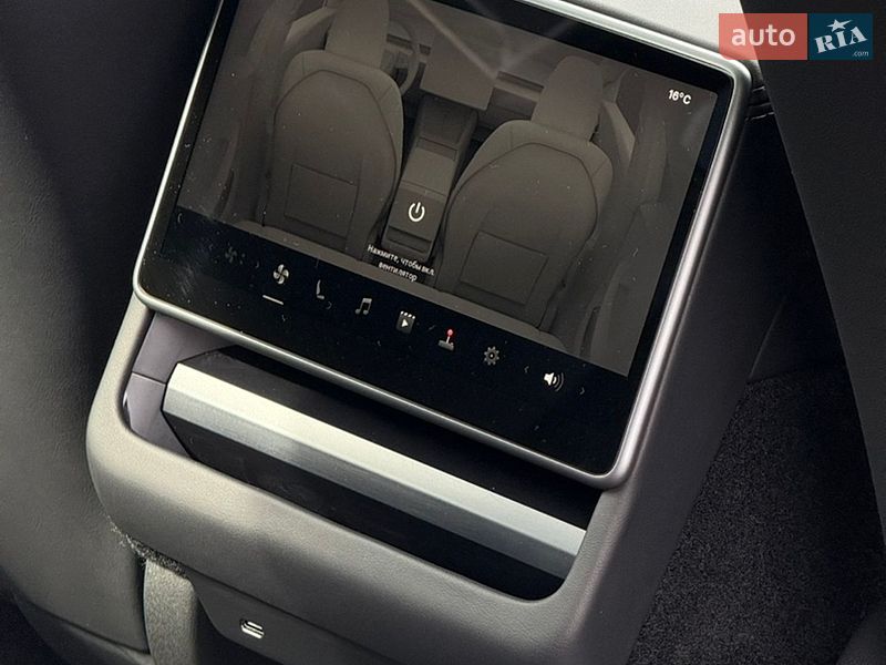 Седан Tesla Model 3 2025 в Луцьку