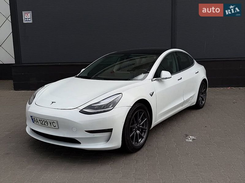Седан Tesla Model 3 2019 в Києві