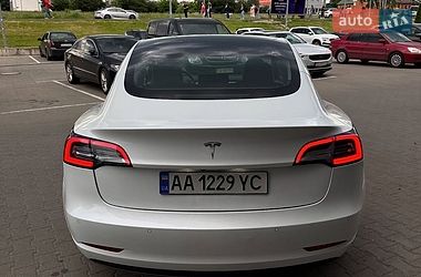 Седан Tesla Model 3 2019 в Києві