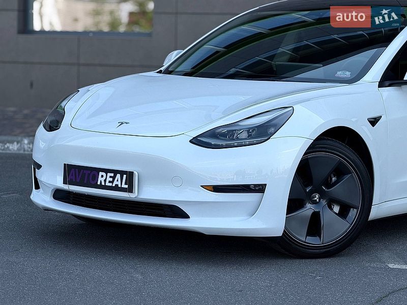 Седан Tesla Model 3 2022 в Кривому Розі