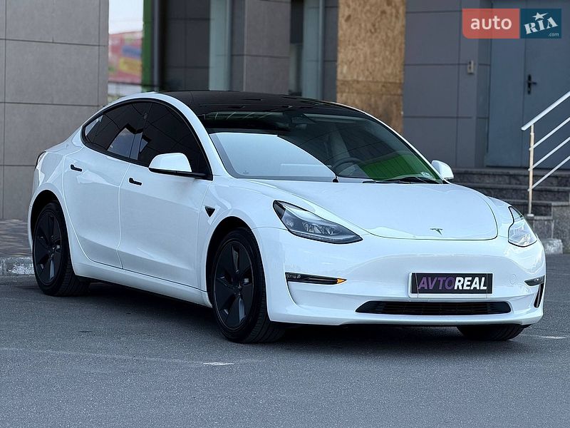 Седан Tesla Model 3 2022 в Кривому Розі