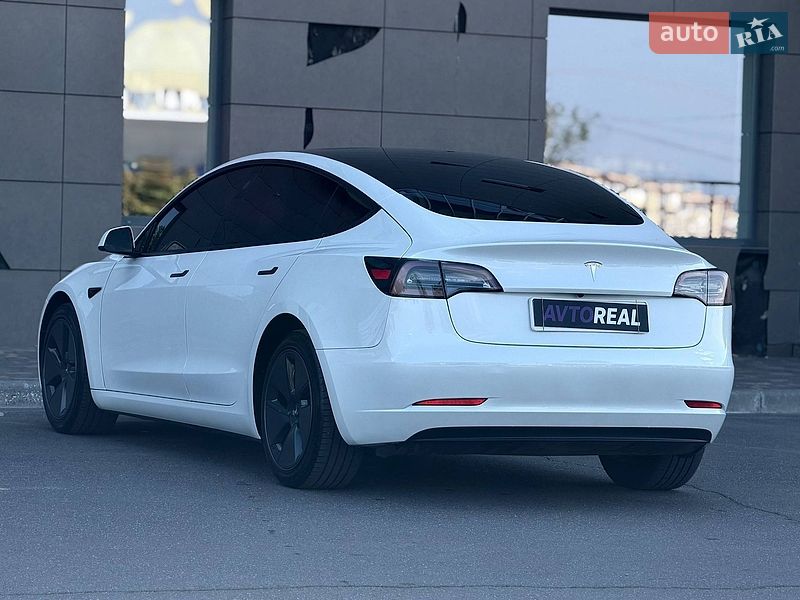 Седан Tesla Model 3 2022 в Кривому Розі