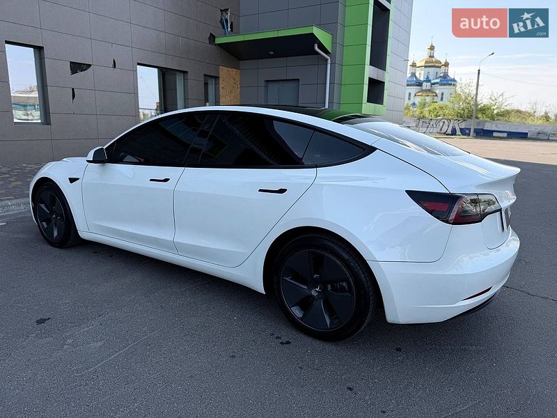 Седан Tesla Model 3 2022 в Кривому Розі