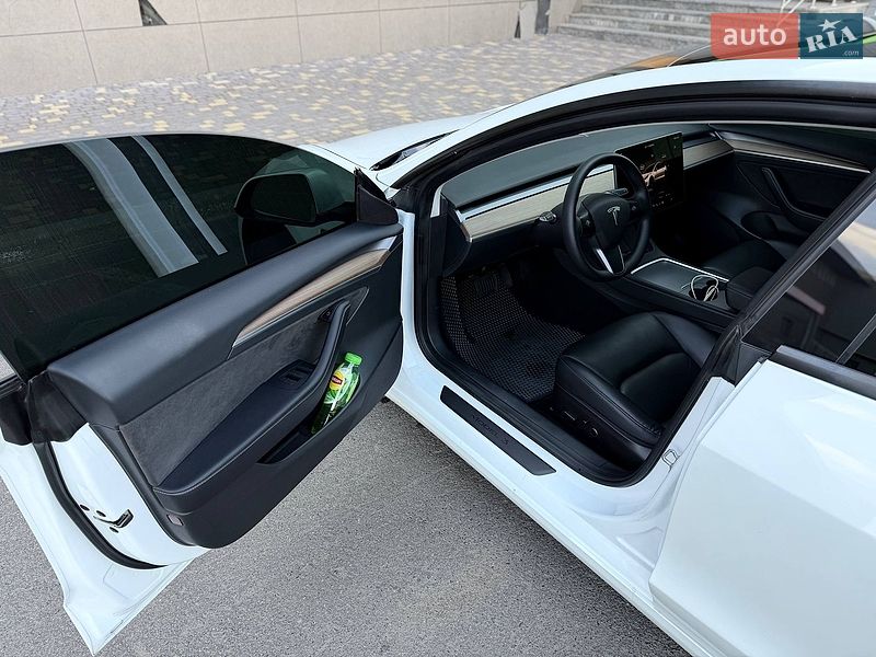Седан Tesla Model 3 2022 в Кривому Розі