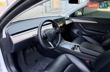 Седан Tesla Model 3 2022 в Кривому Розі
