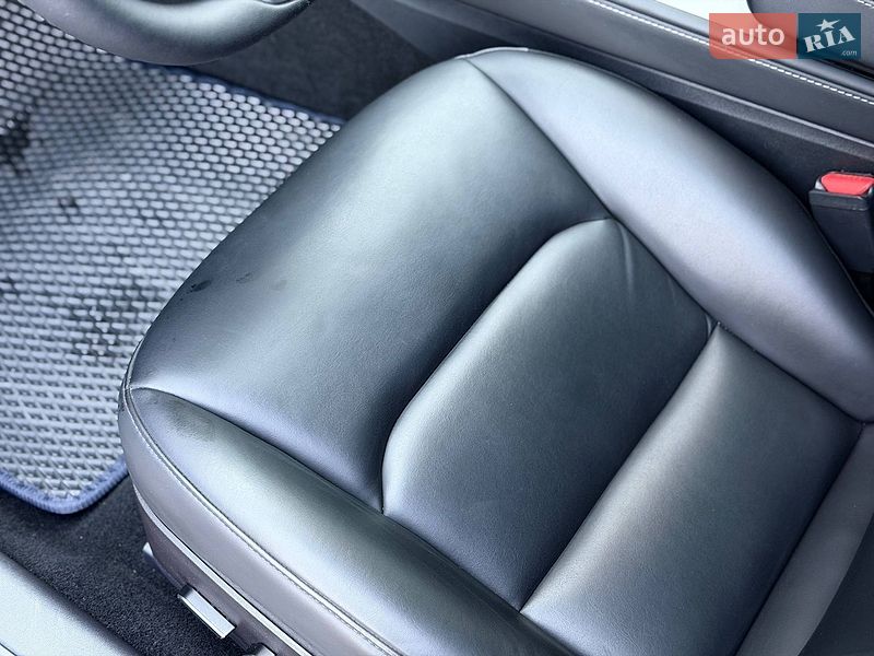 Седан Tesla Model 3 2022 в Кривому Розі