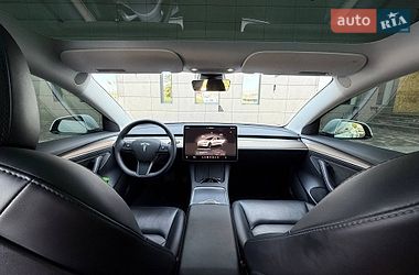 Седан Tesla Model 3 2022 в Кривому Розі