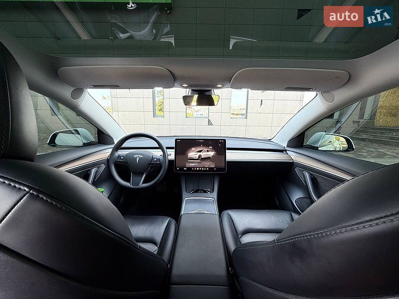 Седан Tesla Model 3 2022 в Кривому Розі