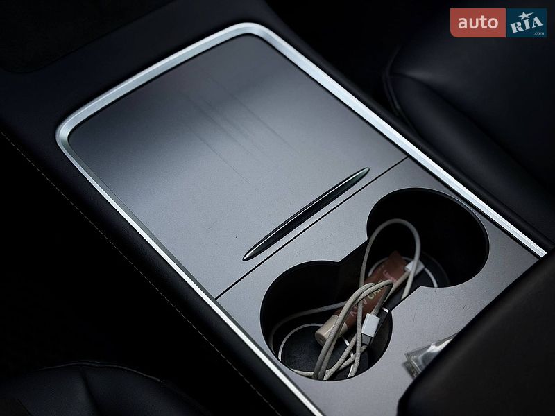 Седан Tesla Model 3 2022 в Кривому Розі