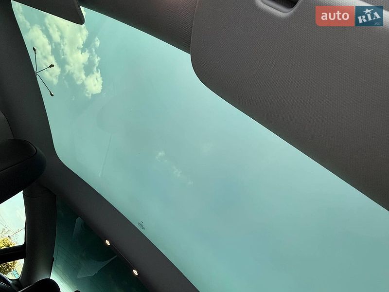 Седан Tesla Model 3 2022 в Кривому Розі