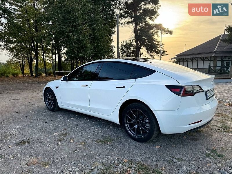 Седан Tesla Model 3 2022 в Черкассах