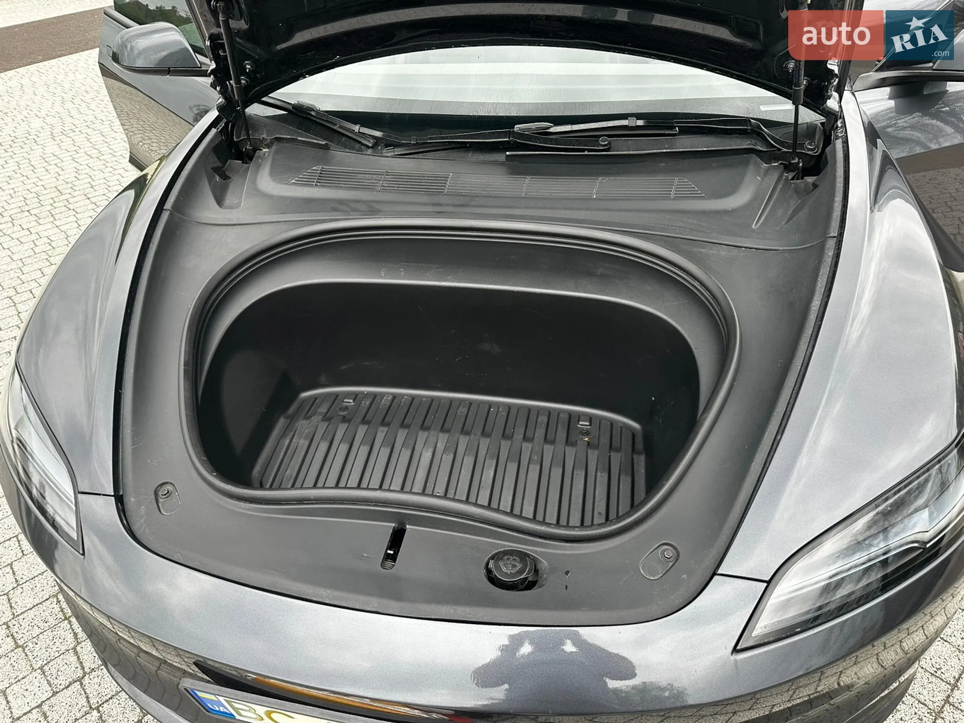 2025 Tesla Model 3 - мініатюра 2
