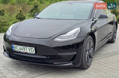 Седан Tesla Model 3 2018 в Львове